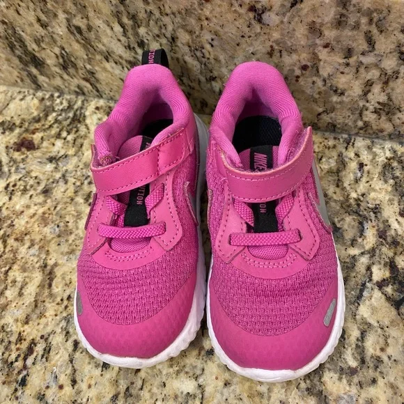 Nike Kids Pink Athletic Shoes size 7 - Picture 2 of 5